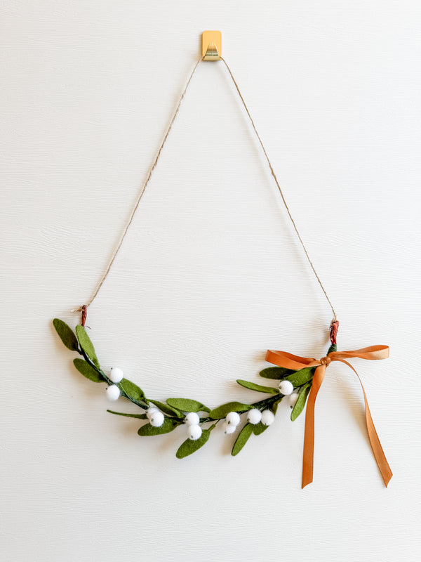 Leaf & Berry Holiday Wreath