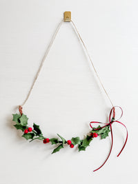 Leaf & Berry Holiday Wreath